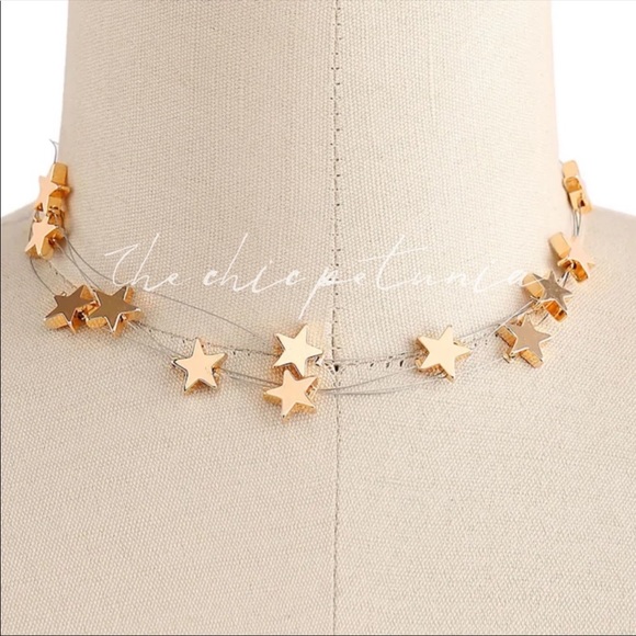 NWT Gold or Silver Color Floating Star Necklace - Picture 2 of 4
